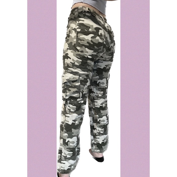 Camo Cargo Pants!! - Picture 2 of 5